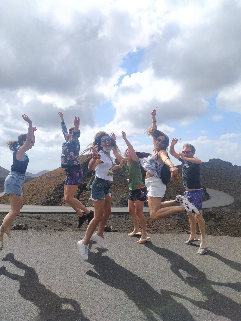 Outdoor Yoga Retreat auf Lanzarote: Gemeinschaft & entspannte Vibes