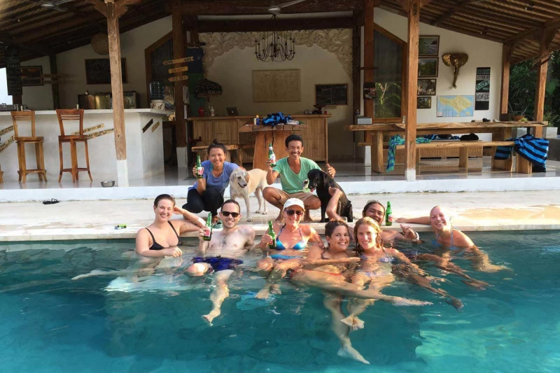 Entspannter Surfurlaub im familiären Retreat auf Bali