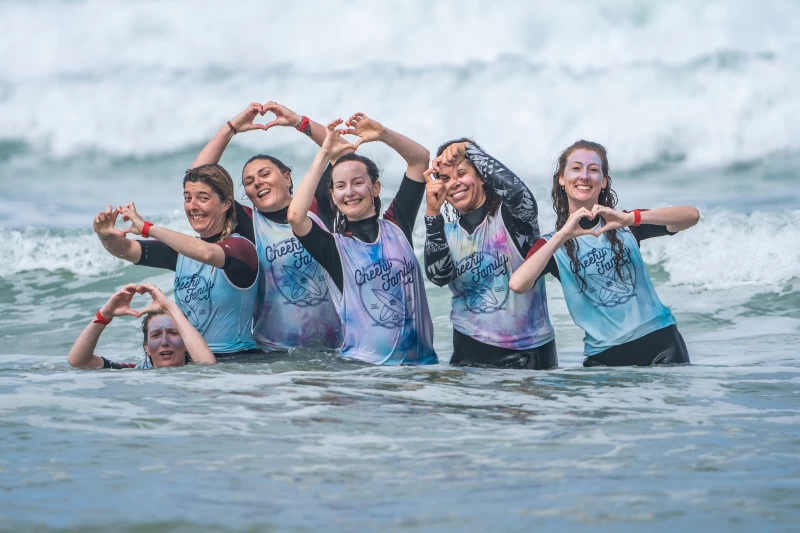 Erlebe den Surf-Spirit: Eine Woche Surfcamp im Surf-Cosmos Lacanau