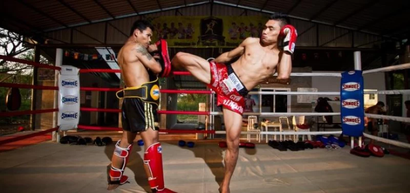 Authentisches Muay Thai Gym in Thailands Rose des Nordens