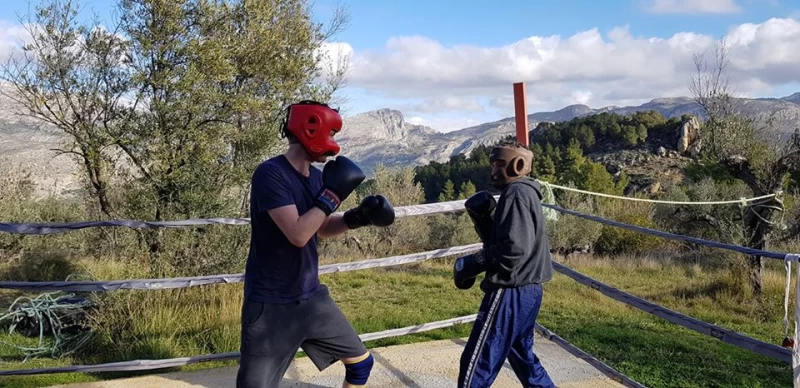 Thaiboxen an der Costa Blanca: Intensives Training am Meer