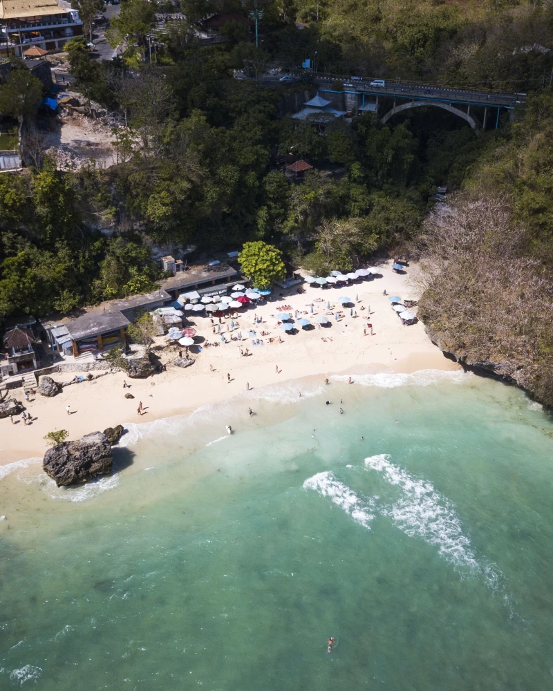 Surf vacation in a familiar surf camp in Canggu