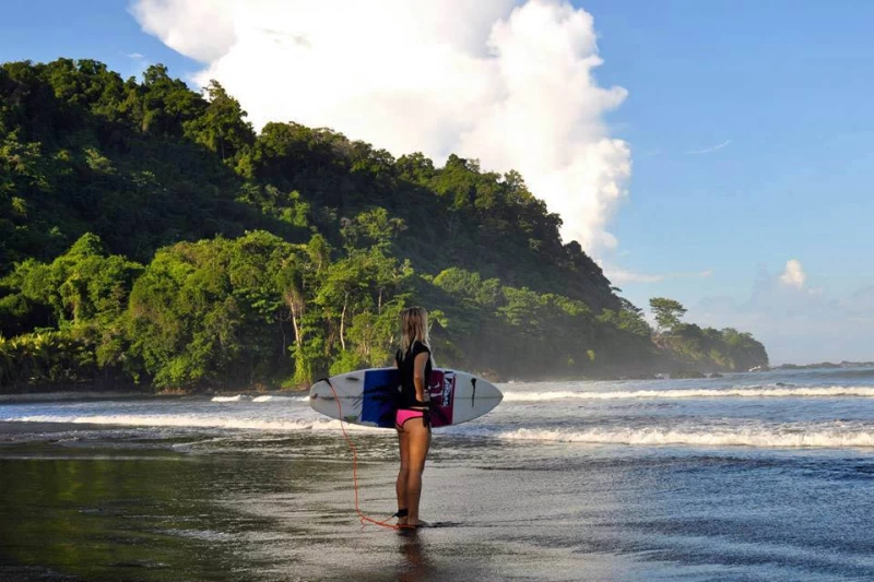 Surf & Fotografie Urlaub in Jacó: Abenteuer und Community