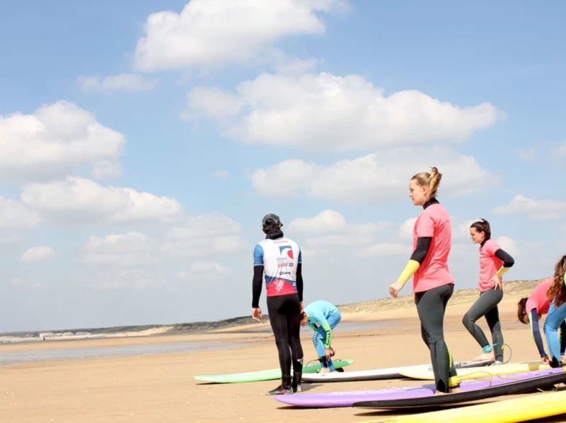 Jugend Surfcamp am Atlantischen Ozean: Zwischen Pinien und Skateparks