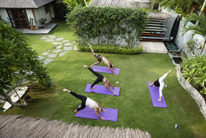Surf- und Yogacamp in stylischer Surf Lodge auf Bali