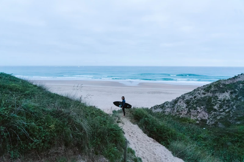 Surfcamp in Kantabrien: Erlebe die schönsten Strände Spaniens