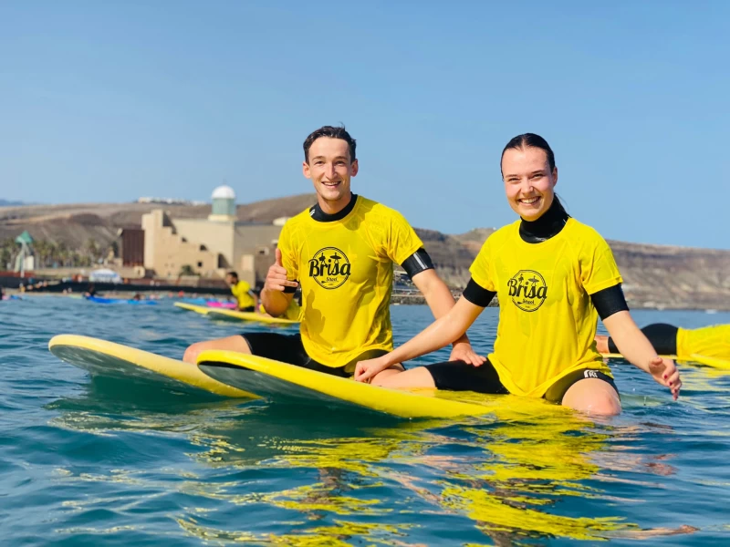 Breathe Deep, Paddle Strong: Energie tanken mit Surfen & Yoga am Meer
