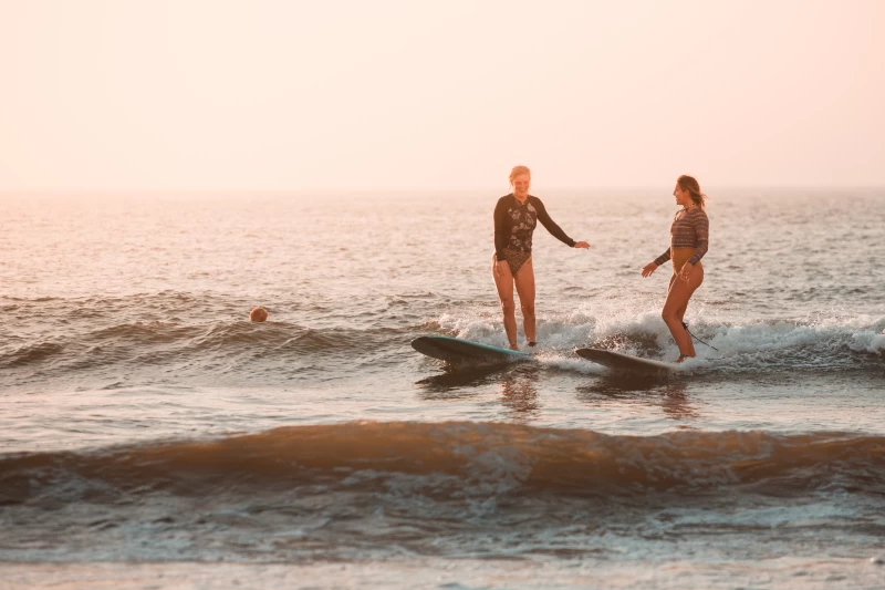 Chilled surf hostel in Lisbon: surfing, partying and city vibes
