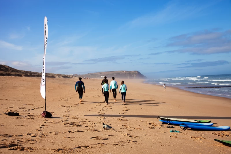 Surfcamp am Praia Azul: Surfen an abgelegenen Spots