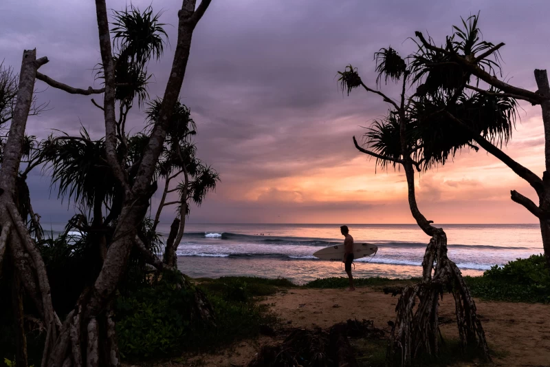 Surferlebnis auf Sri Lanka: Fantastische Wellen & Weltklasse-Strände