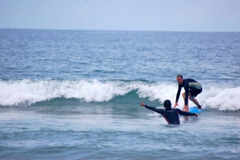 Bali Green Surfcamp: Surfen, Feiern & Gutes tun in Seminyak